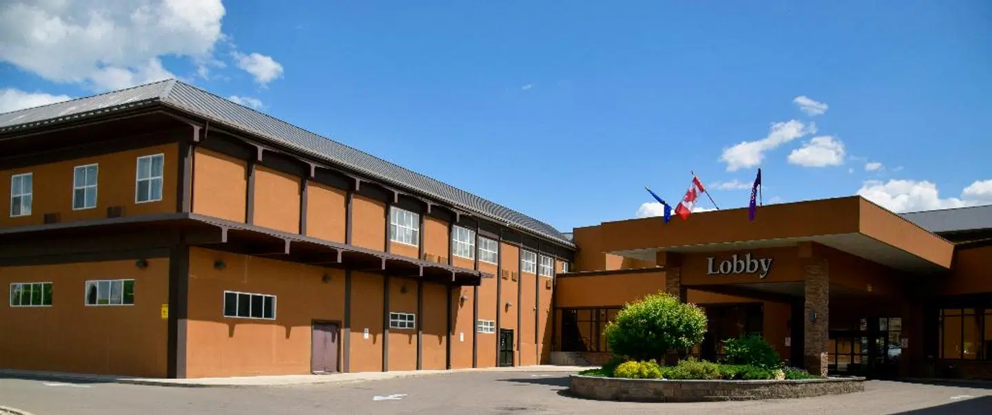 Coast Lethbridge Hotel & Conference Centre EXTERIOR
