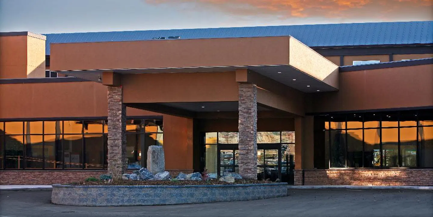 Coast Lethbridge Hotel & Conference Centre EXTERIOR