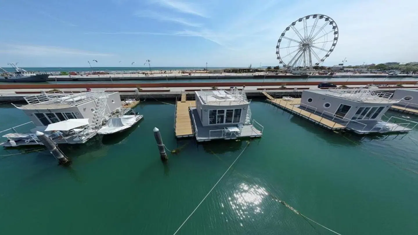 Floating Resort Rimini OUTDOOR_POOL