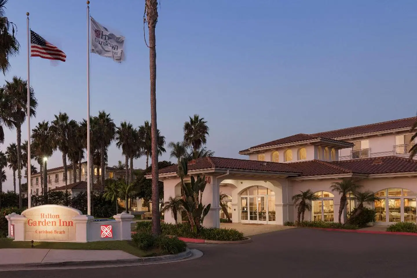 Hilton Garden Inn Carlsbad Beach EXTERIOR