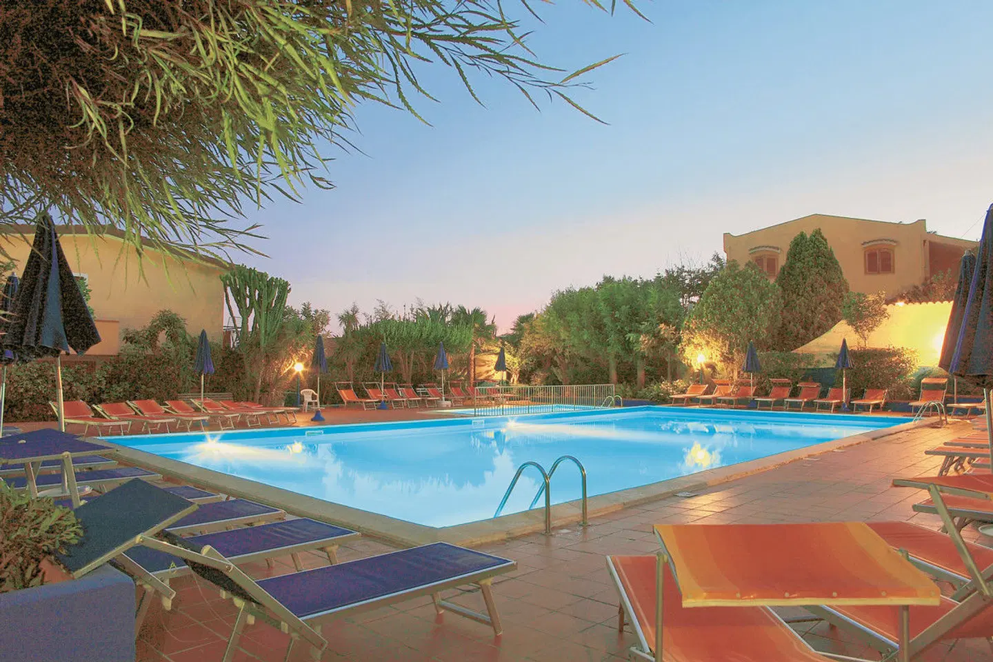 Grotticelle OUTDOOR_POOL