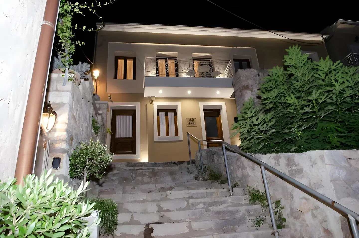 Leone suites EXTERIOR