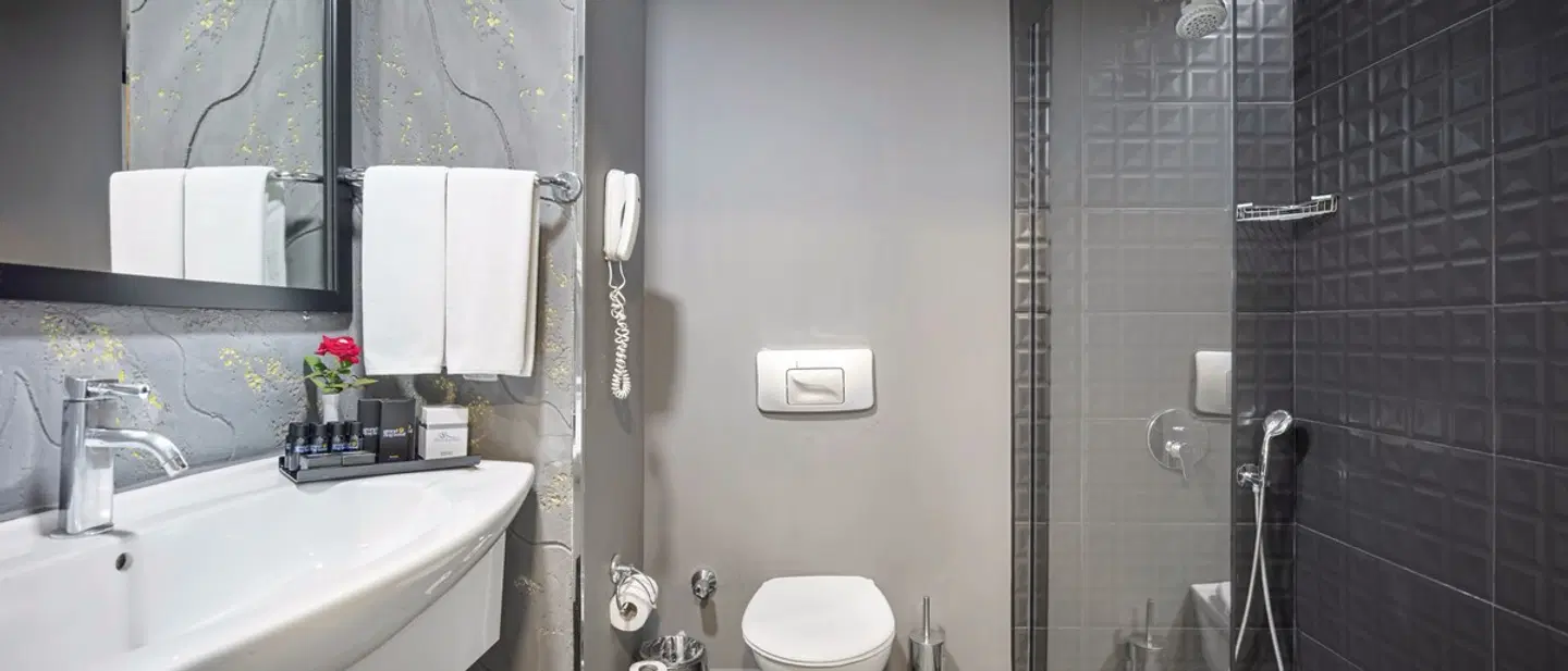 Grand Ring Hotel Badezimmer