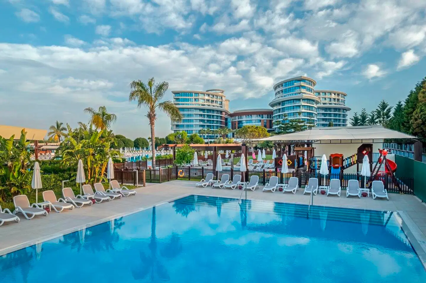 Baia Lara OUTDOOR_POOL