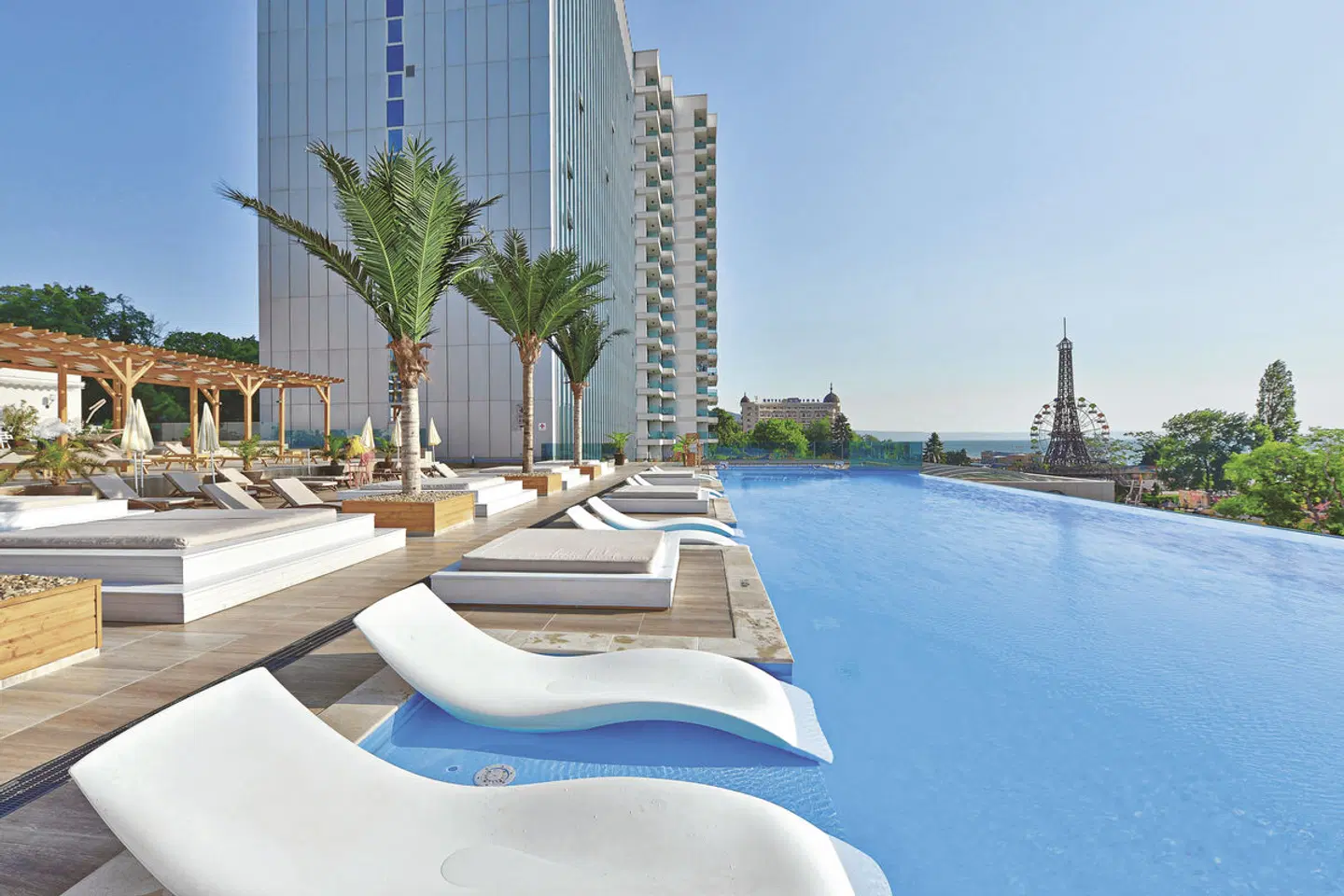International Hotel Casino & Tower Suites OUTDOOR_POOL