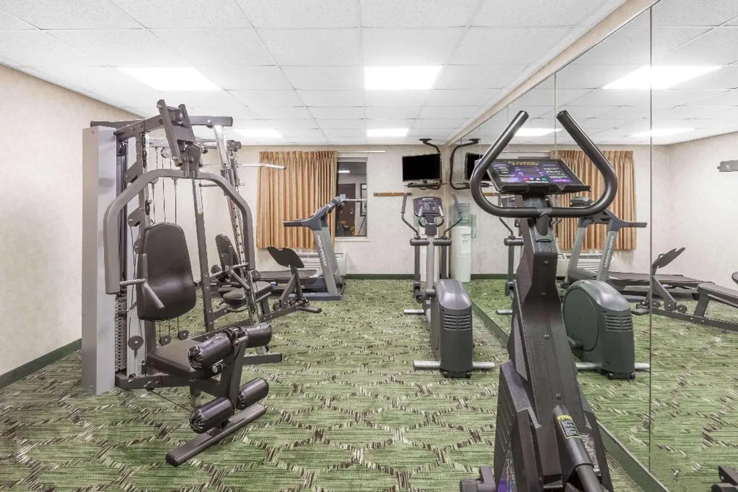 Baymont by Wyndham Grand Rapids N/Walker SPORTS_AND_LEISURE