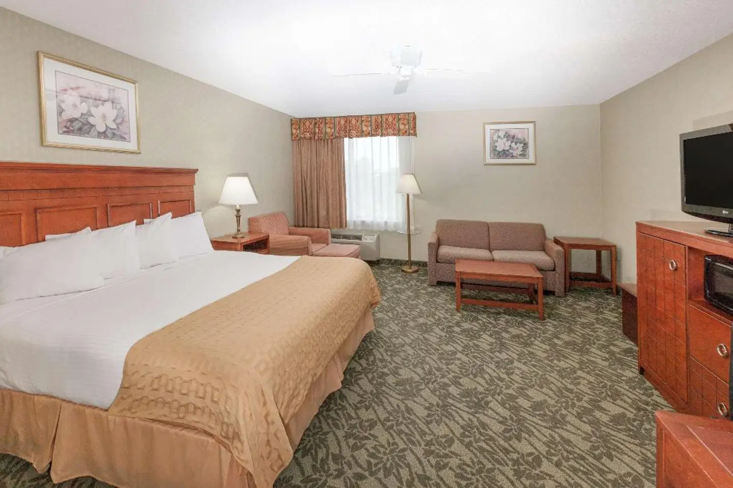 Baymont by Wyndham Grand Rapids N/Walker ROOM_EXAMPLE