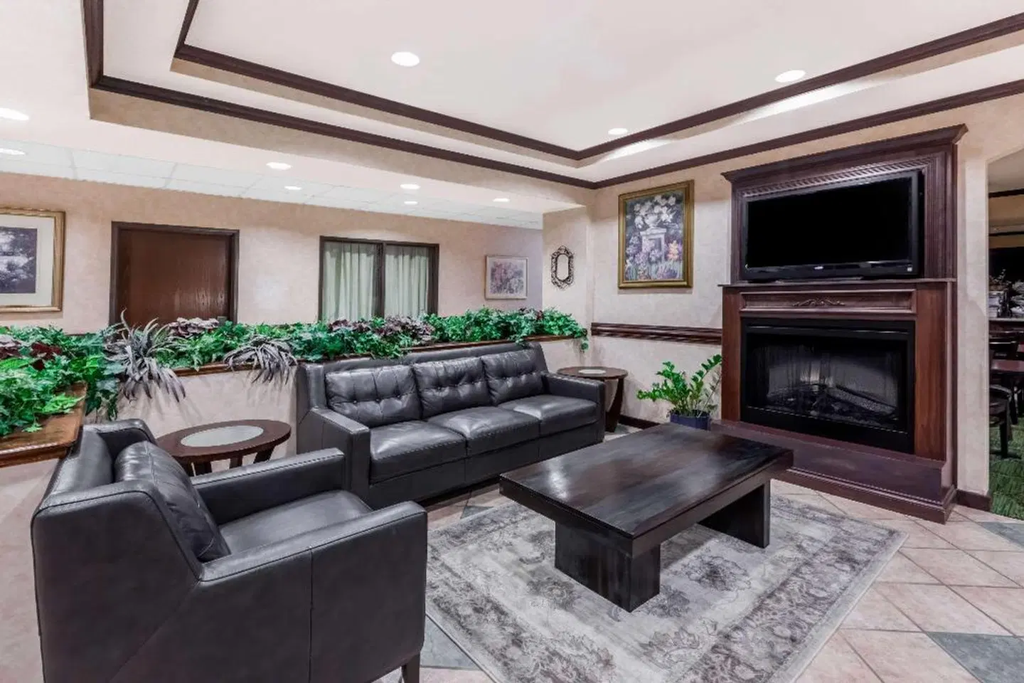 Baymont by Wyndham Grand Rapids N/Walker LOUNGE_LOBBY