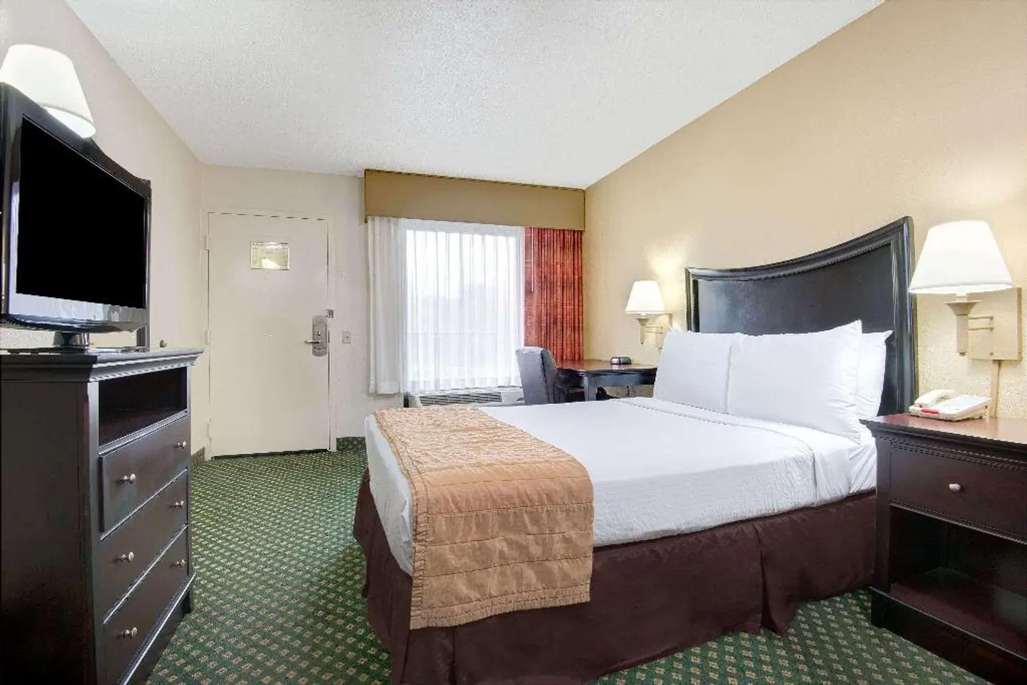 Baymont Inn & Suites - Nashville Airport/Briley ROOM_EXAMPLE