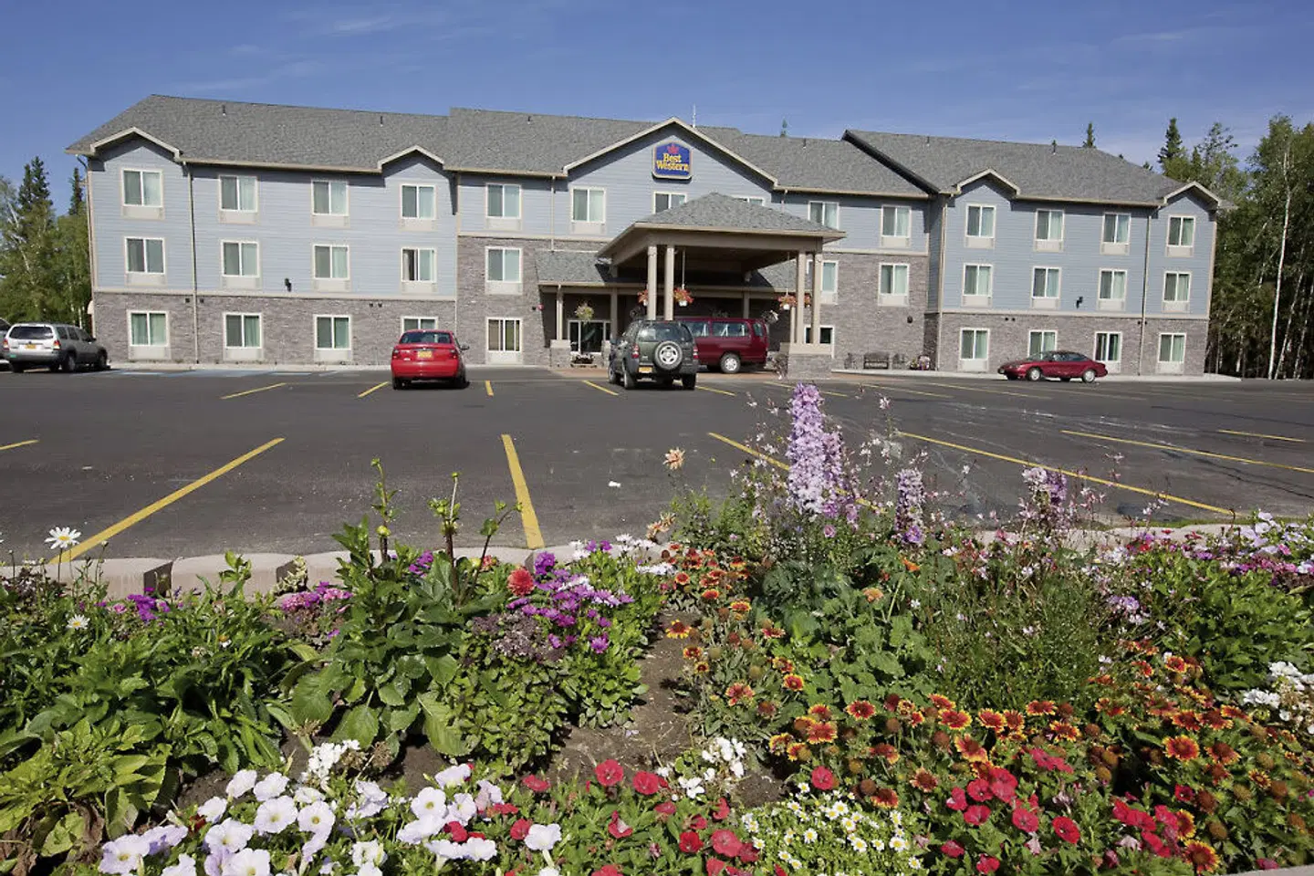Best Western Plus Chena River Lodge EXTERIOR