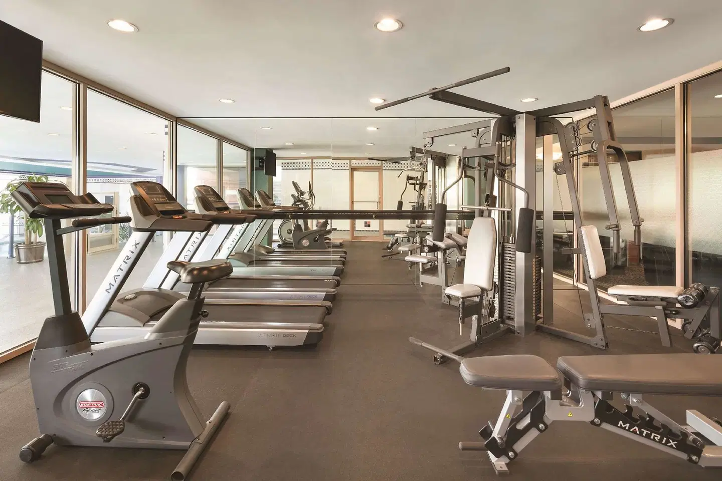 Coast Victoria Hotel & Marina by APA SPORTS_AND_LEISURE