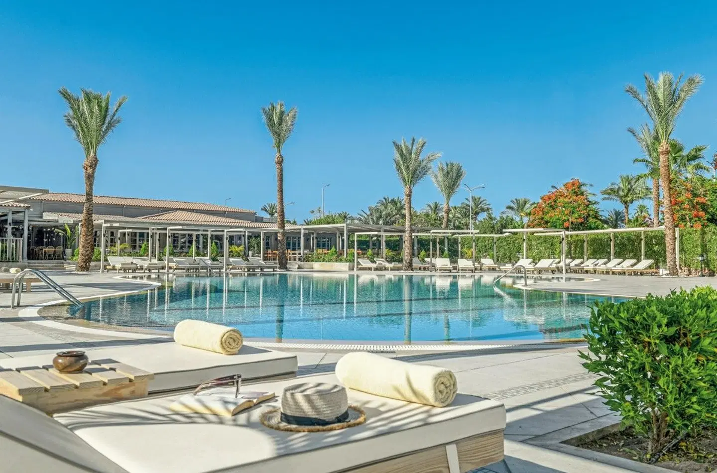 JAZ Fanara Resort & Residence OUTDOOR_POOL
