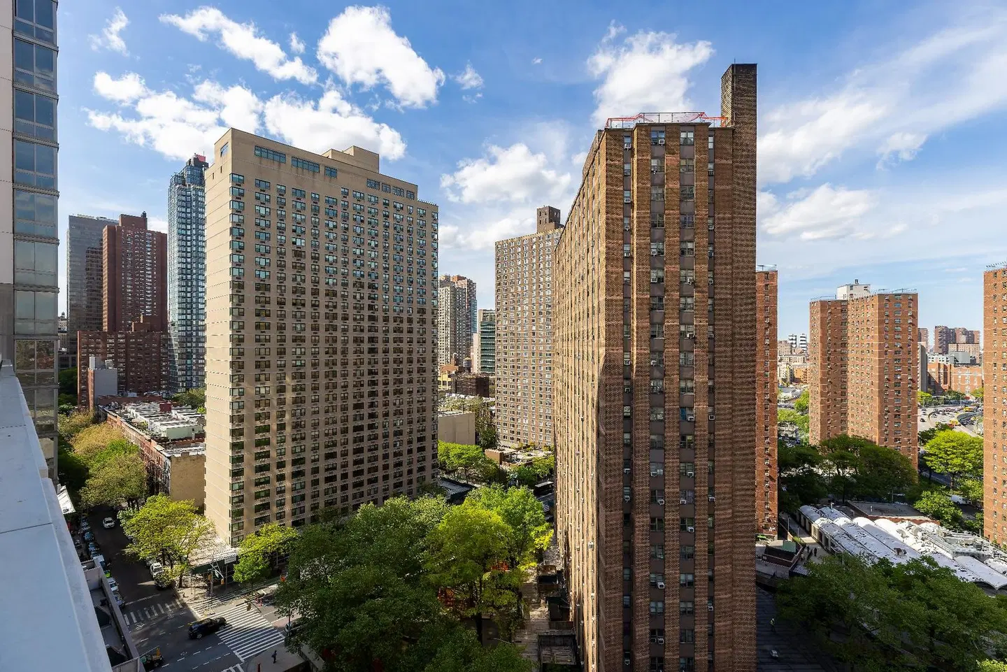 Courtyard by Marriott New York Manhattan/Upper East Side EXTERIOR