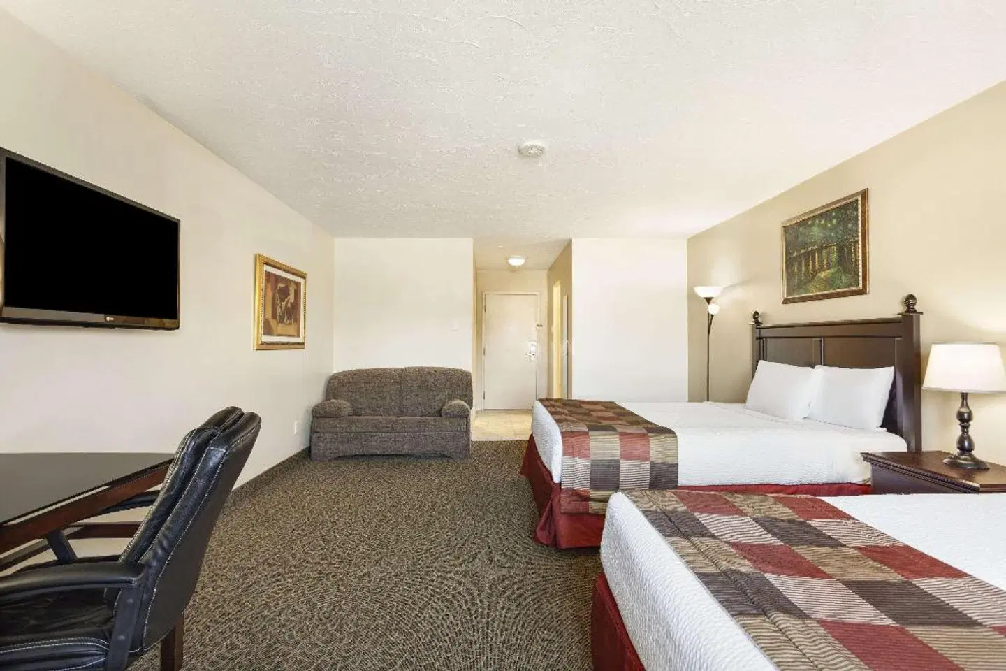 Days Inn by Wyndham Montreal East ROOM_EXAMPLE