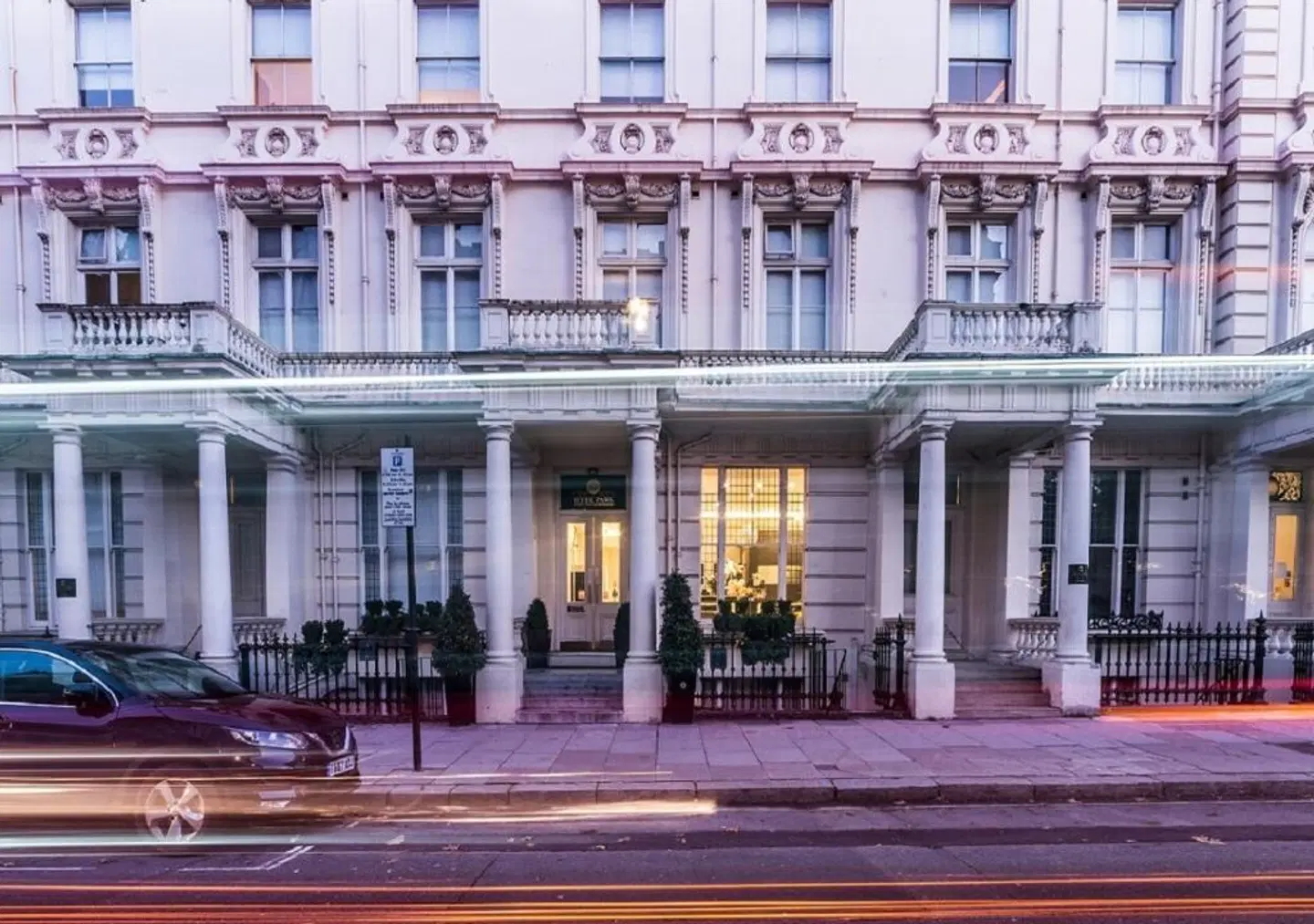 Hyde Park Executive EXTERIOR