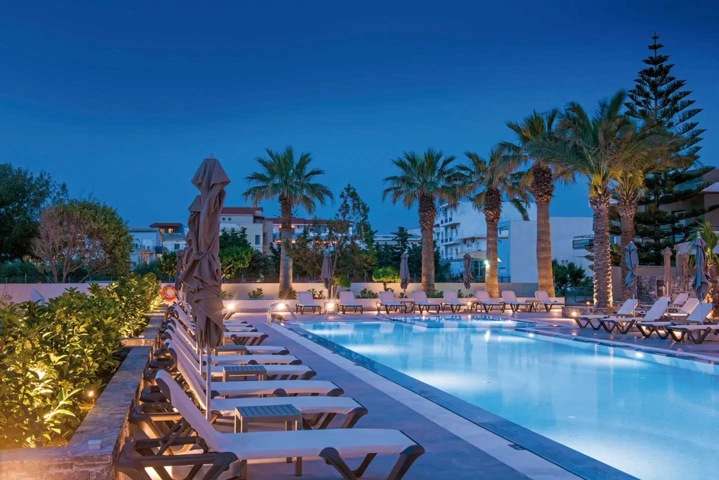 Petousis Hotel & Suites OUTDOOR_POOL