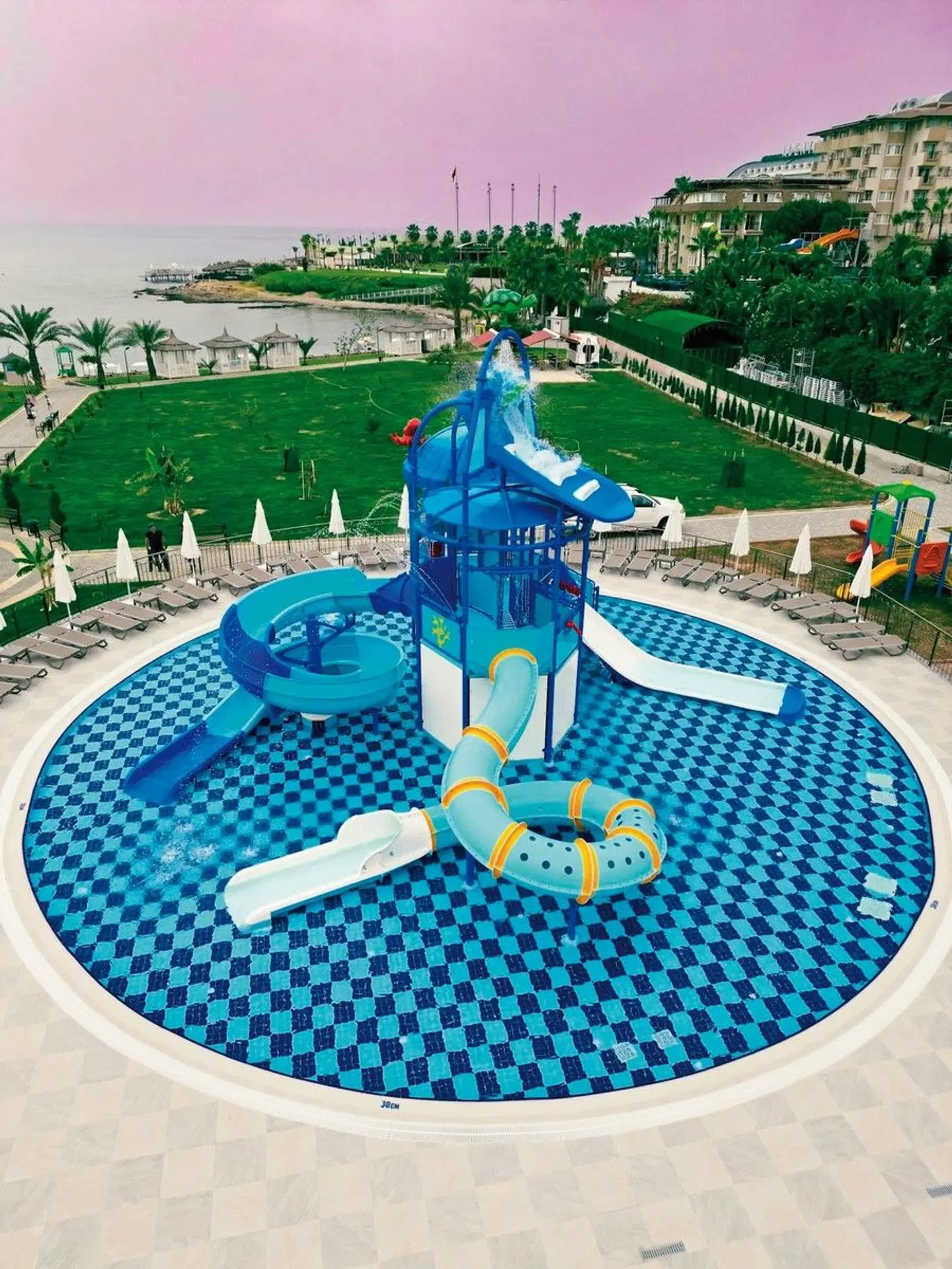 Lonicera Premium OUTDOOR_POOL