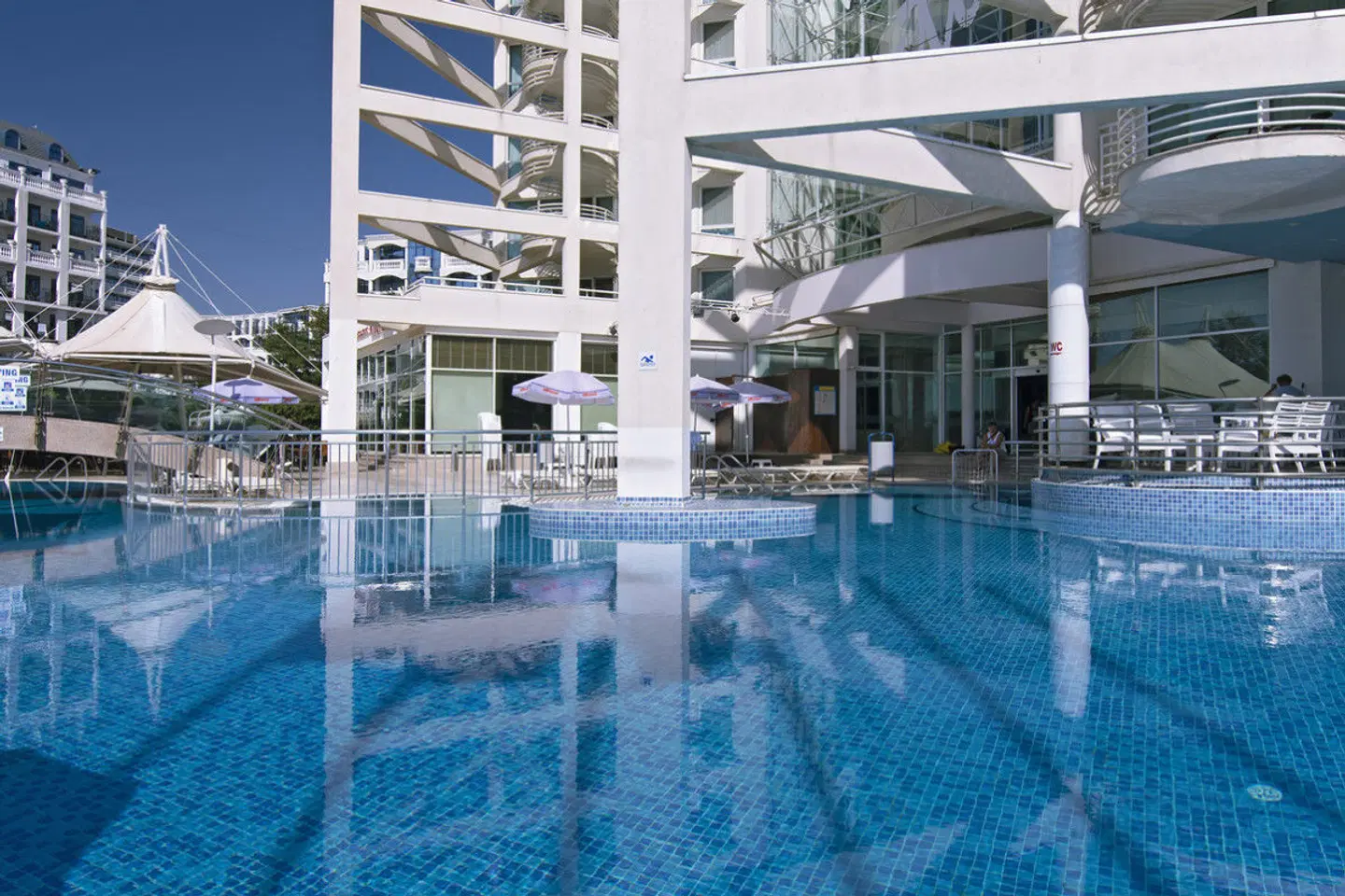 Effect Grand Victoria Hotel OUTDOOR_POOL