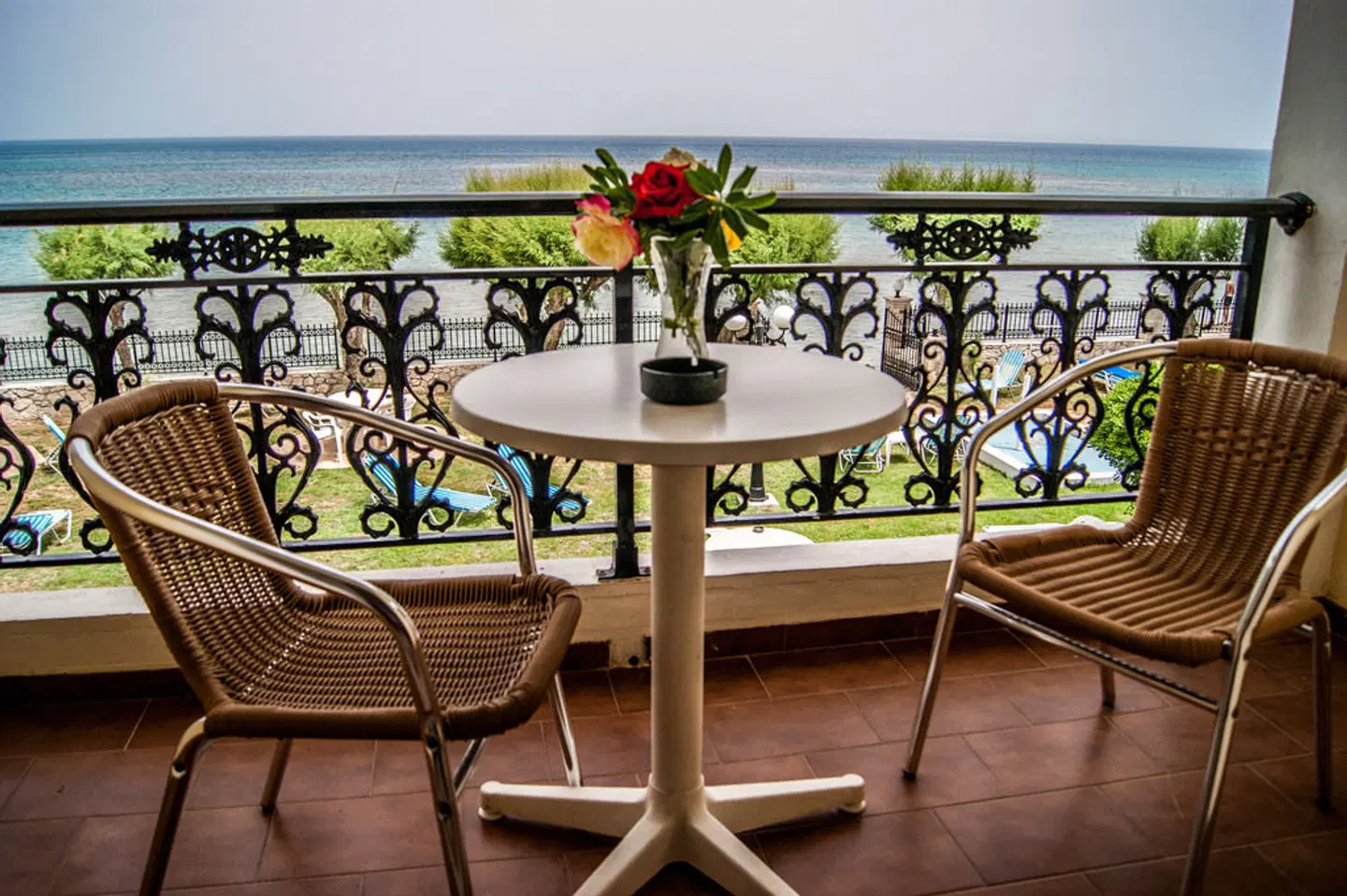 Iliessa Beach Hotel Terrasse