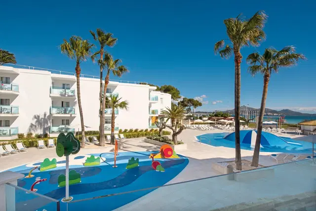 Iberostar Waves Playa de Muro OUTDOOR_POOL