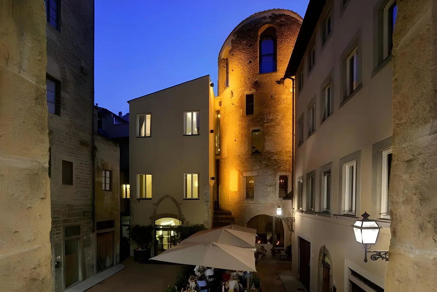 Brunelleschi EXTERIOR