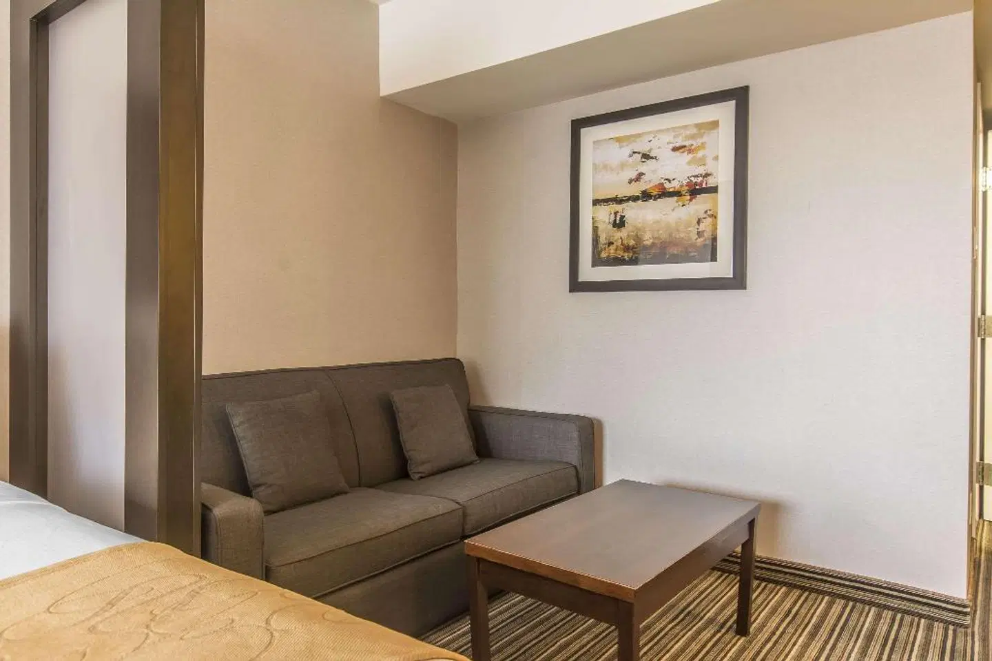 Comfort Suites Downtown ROOM_EXAMPLE