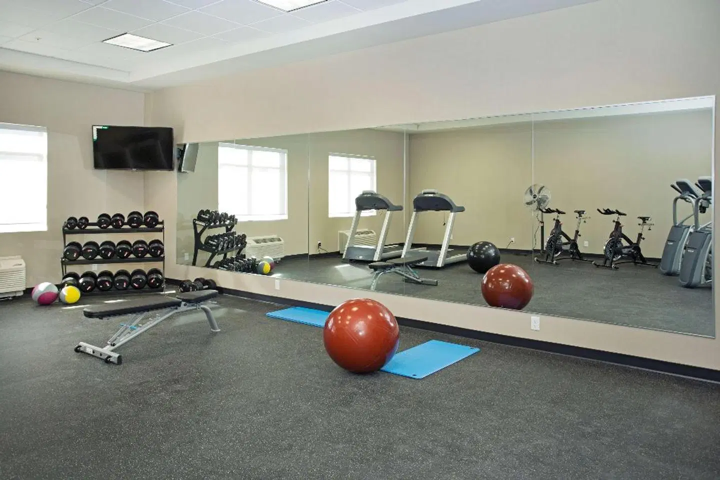 Wingate by Wyndham Calgary Airport SPORTS_AND_LEISURE