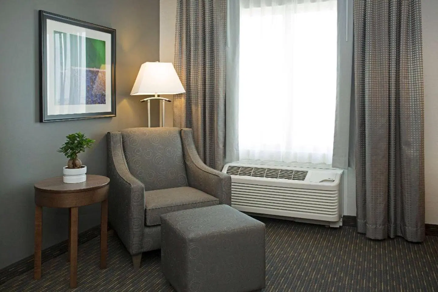 Wingate by Wyndham Calgary Airport ROOM_EXAMPLE