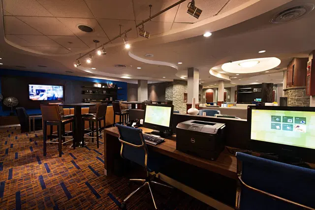 Courtyard by Marriott Halifax Downtown Bar