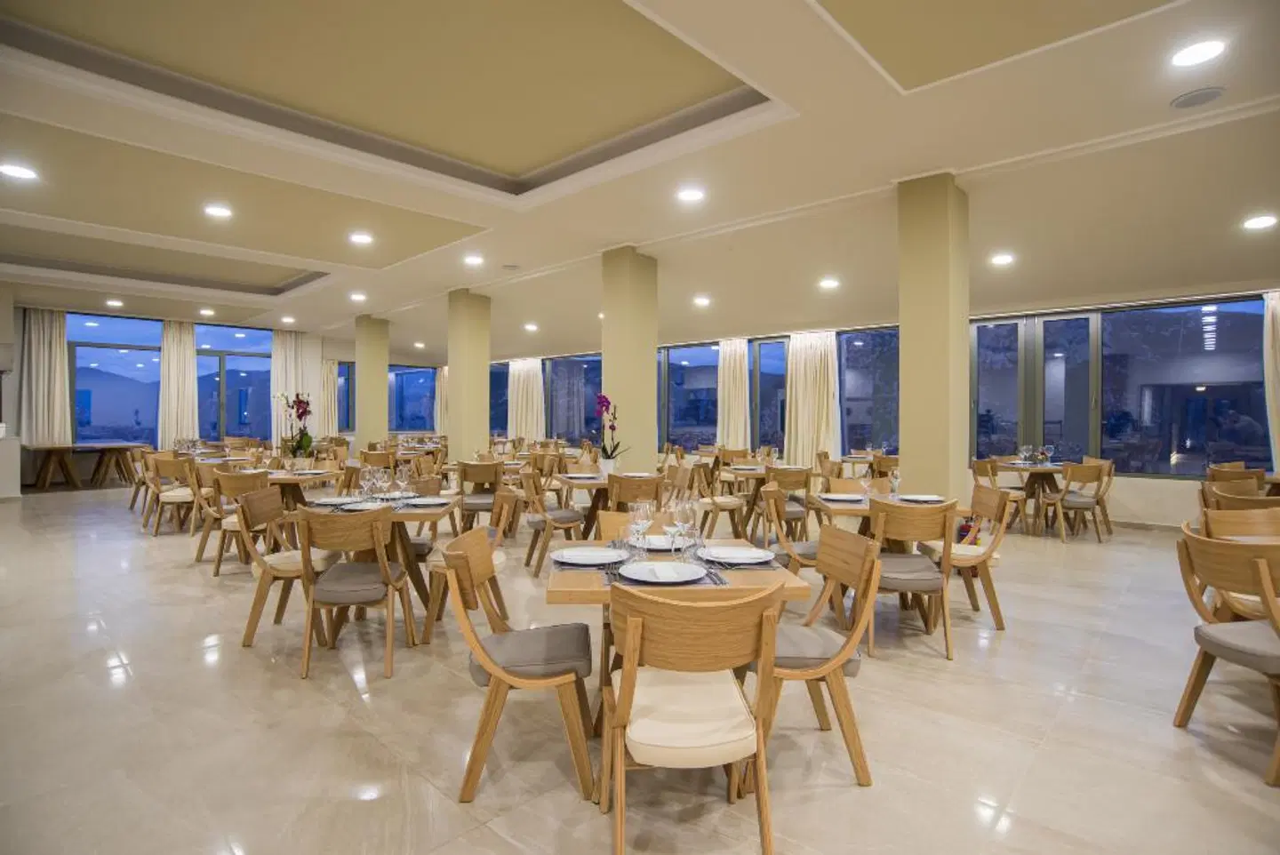 V Hotel Delphi Restaurant