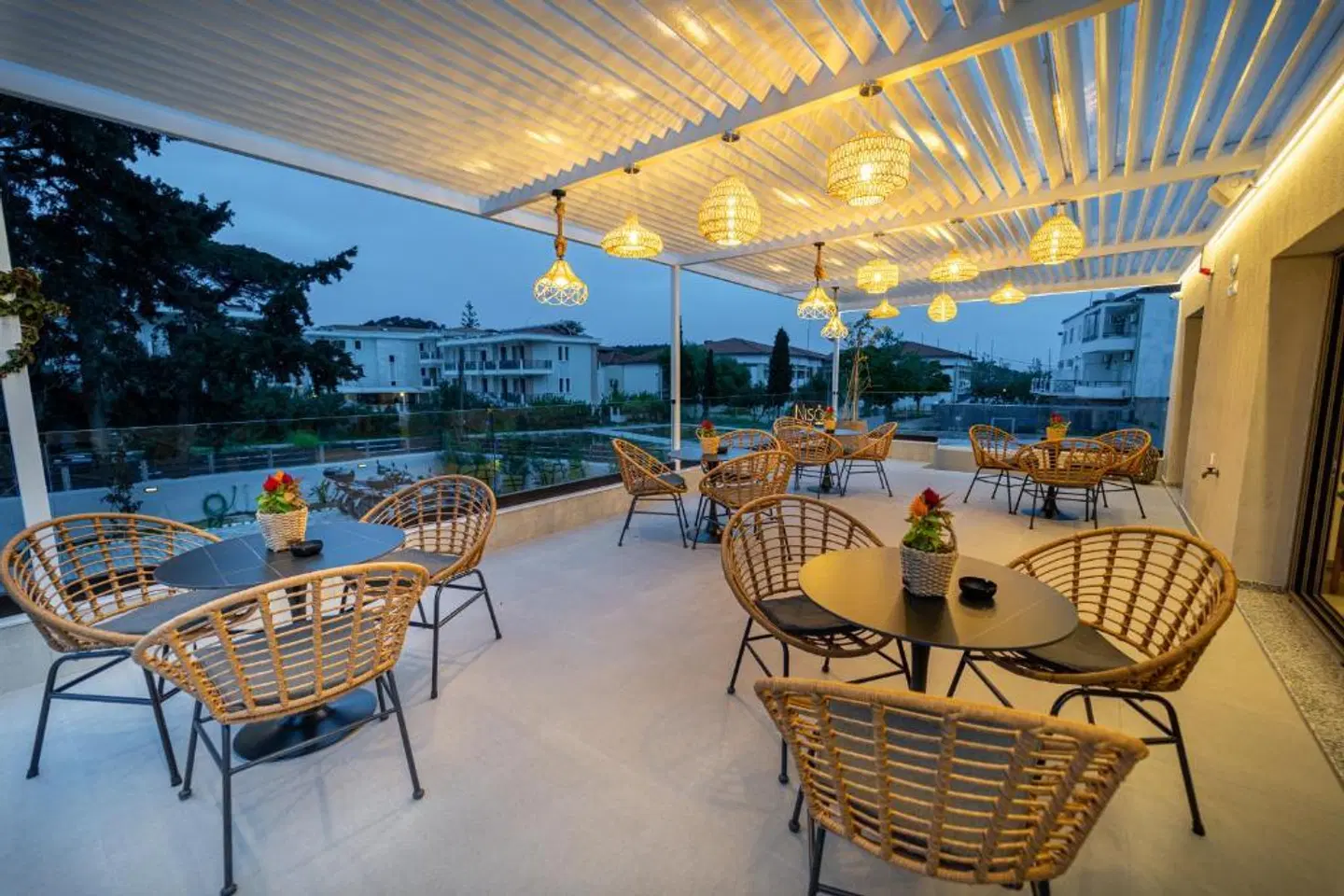 Niso Skiathos Terrasse