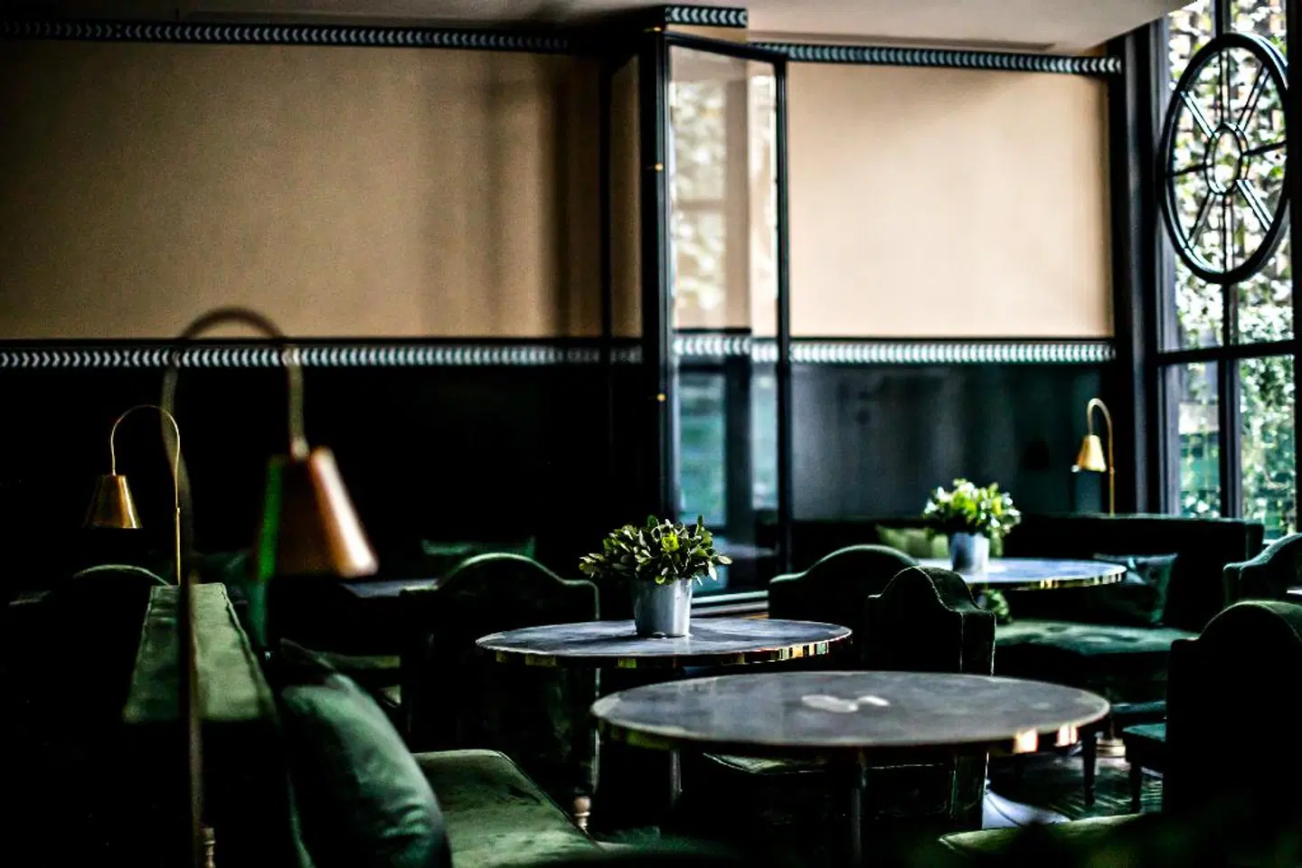 Monsieur George-Champs Elysees Konferenz