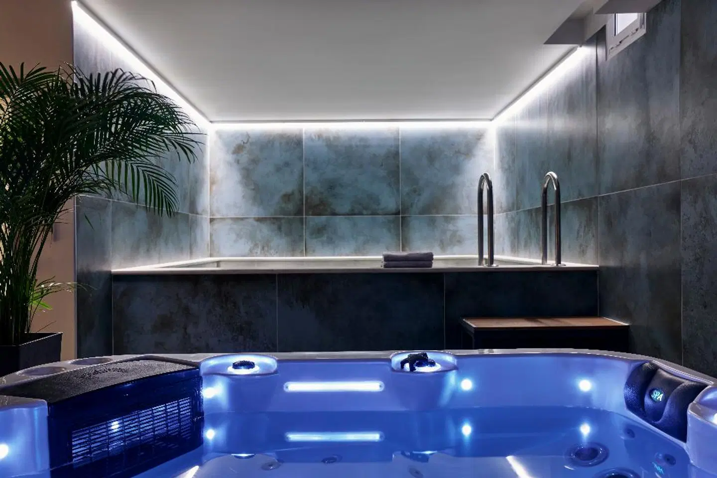 Celestial All Suites Hallenbad