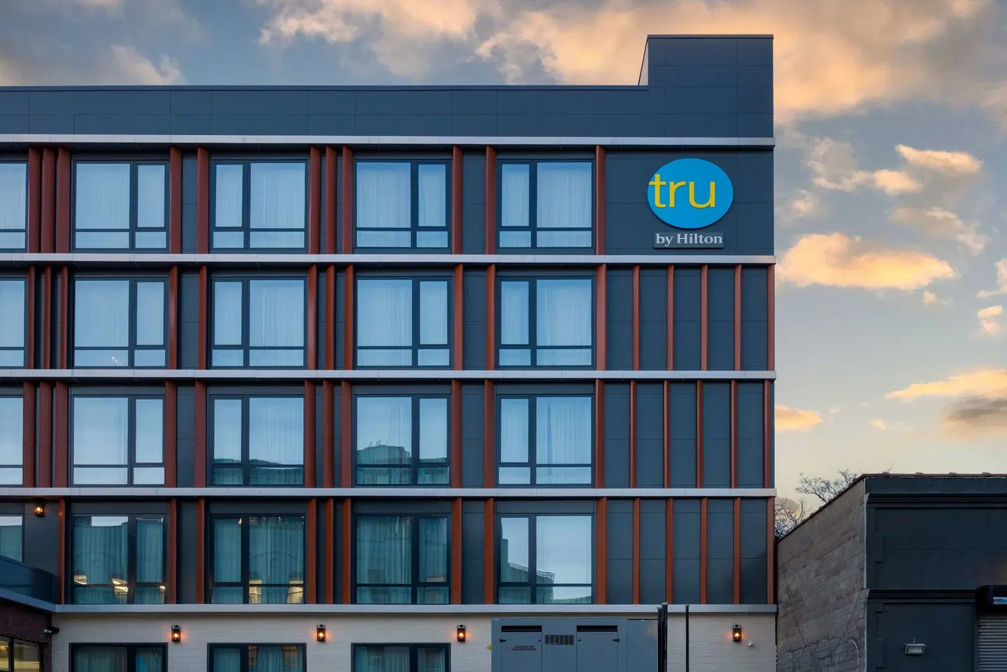 Tru By Hilton Brooklyn EXTERIOR