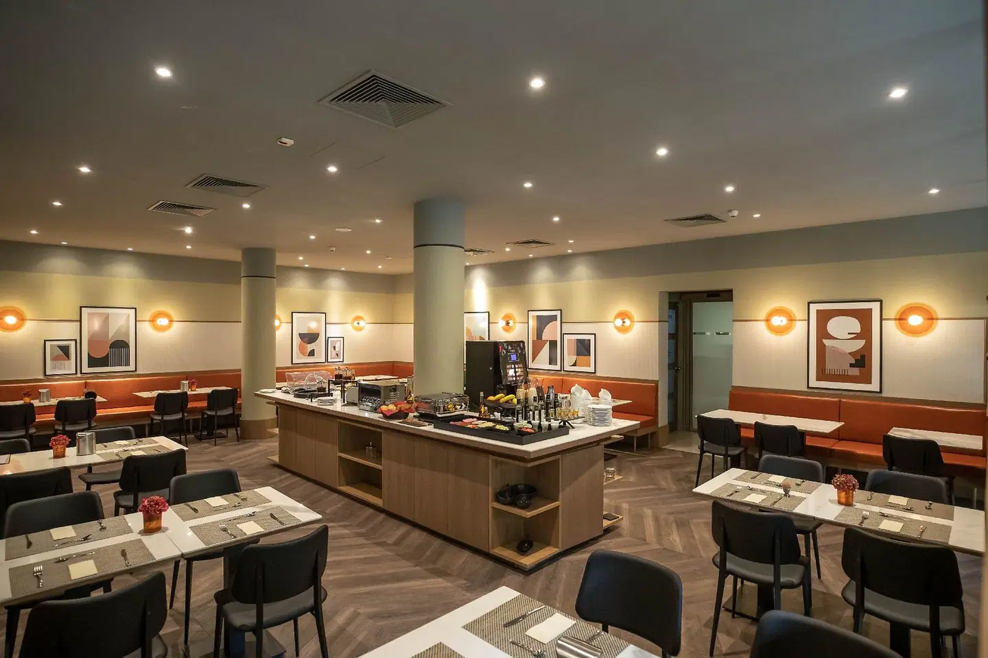 Adina Apartment Hotel Budapest Bar