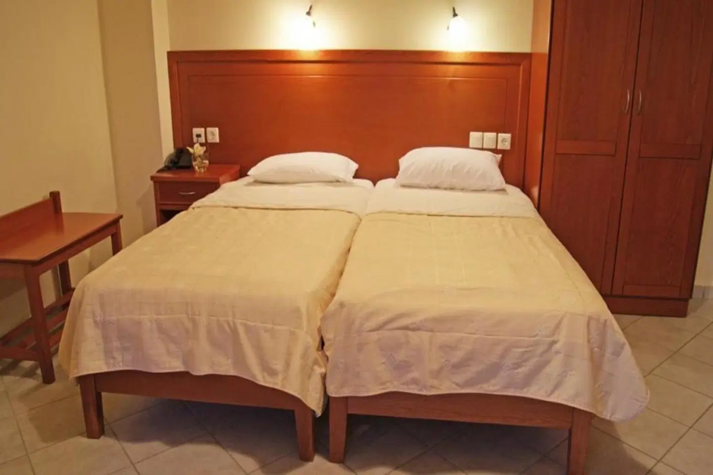 Lia Studios ROOM_EXAMPLE