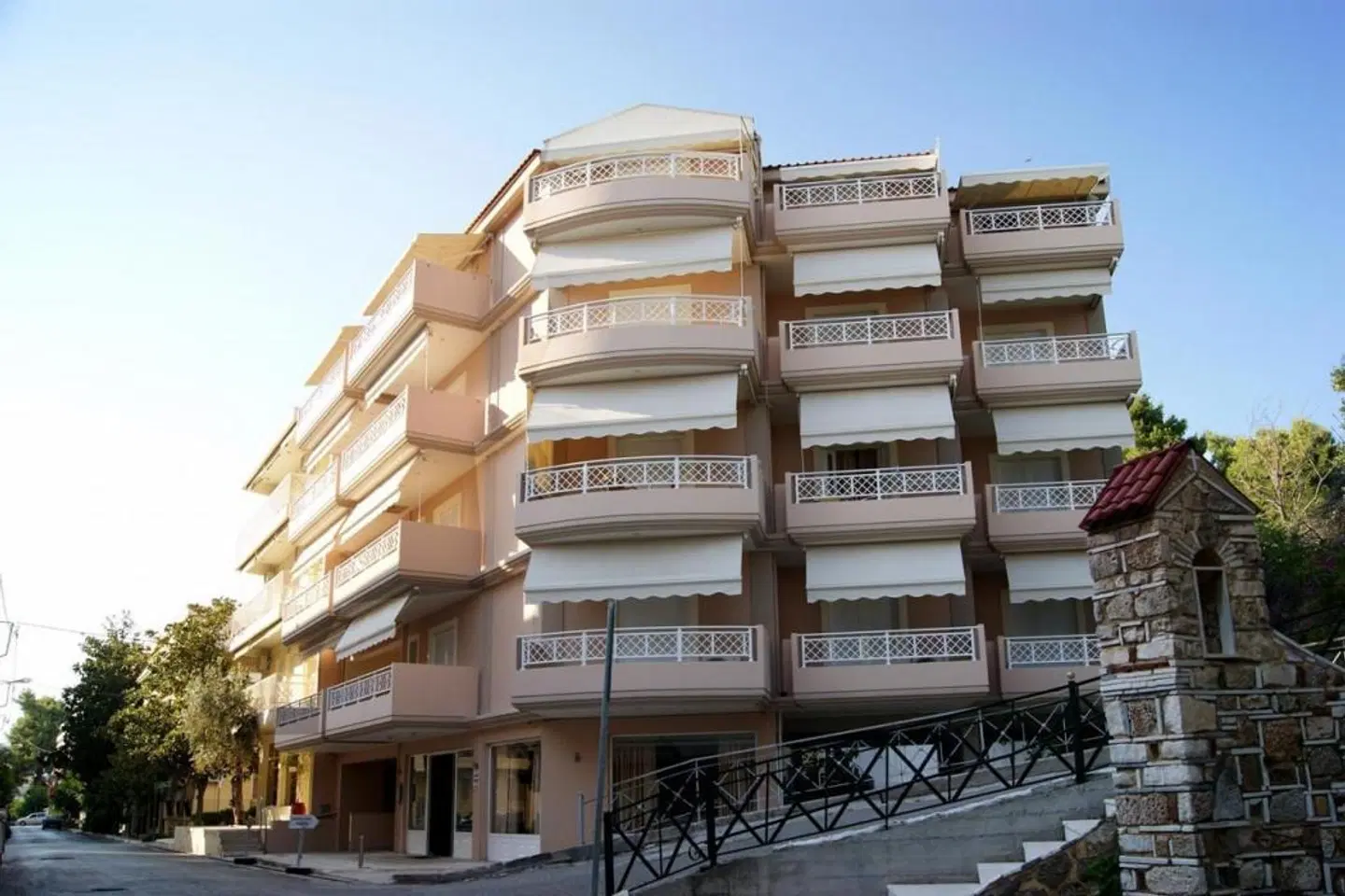 Lia Studios EXTERIOR