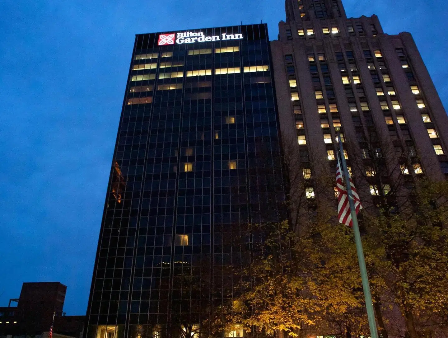Hilton Garden Inn Buffalo Downtown EXTERIOR