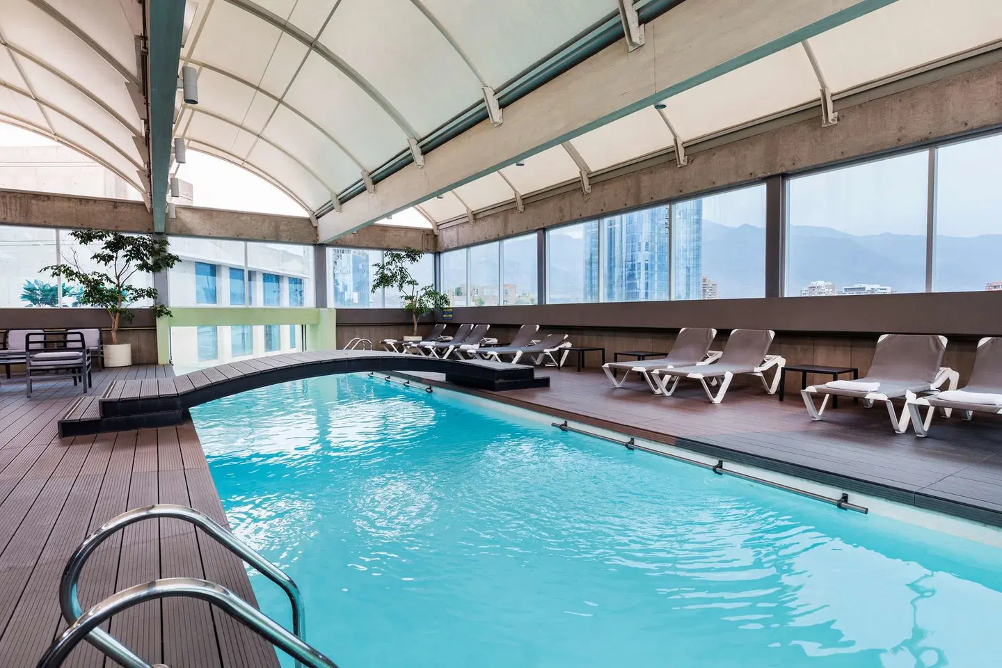 Best Western Premier Marina Las Condes Hallenbad