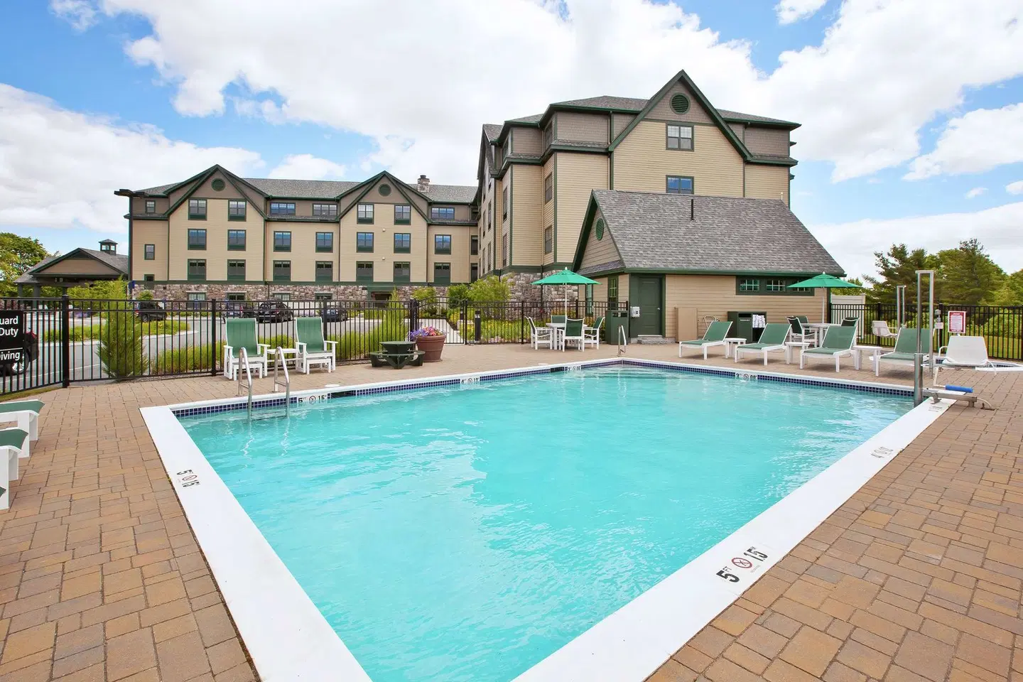 Hampton Inn Bar Harbor OUTDOOR_POOL
