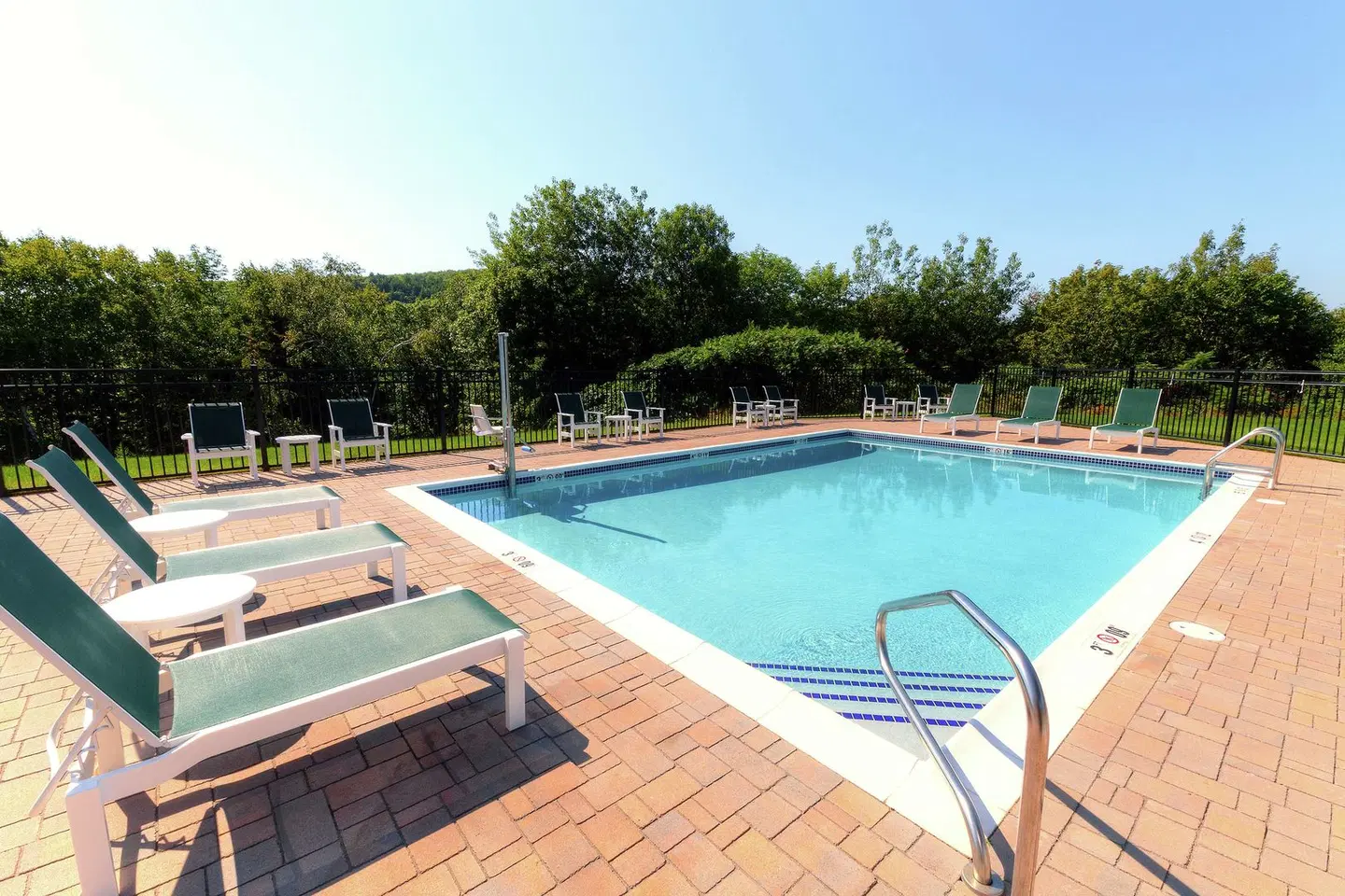 Hampton Inn Bar Harbor OUTDOOR_POOL