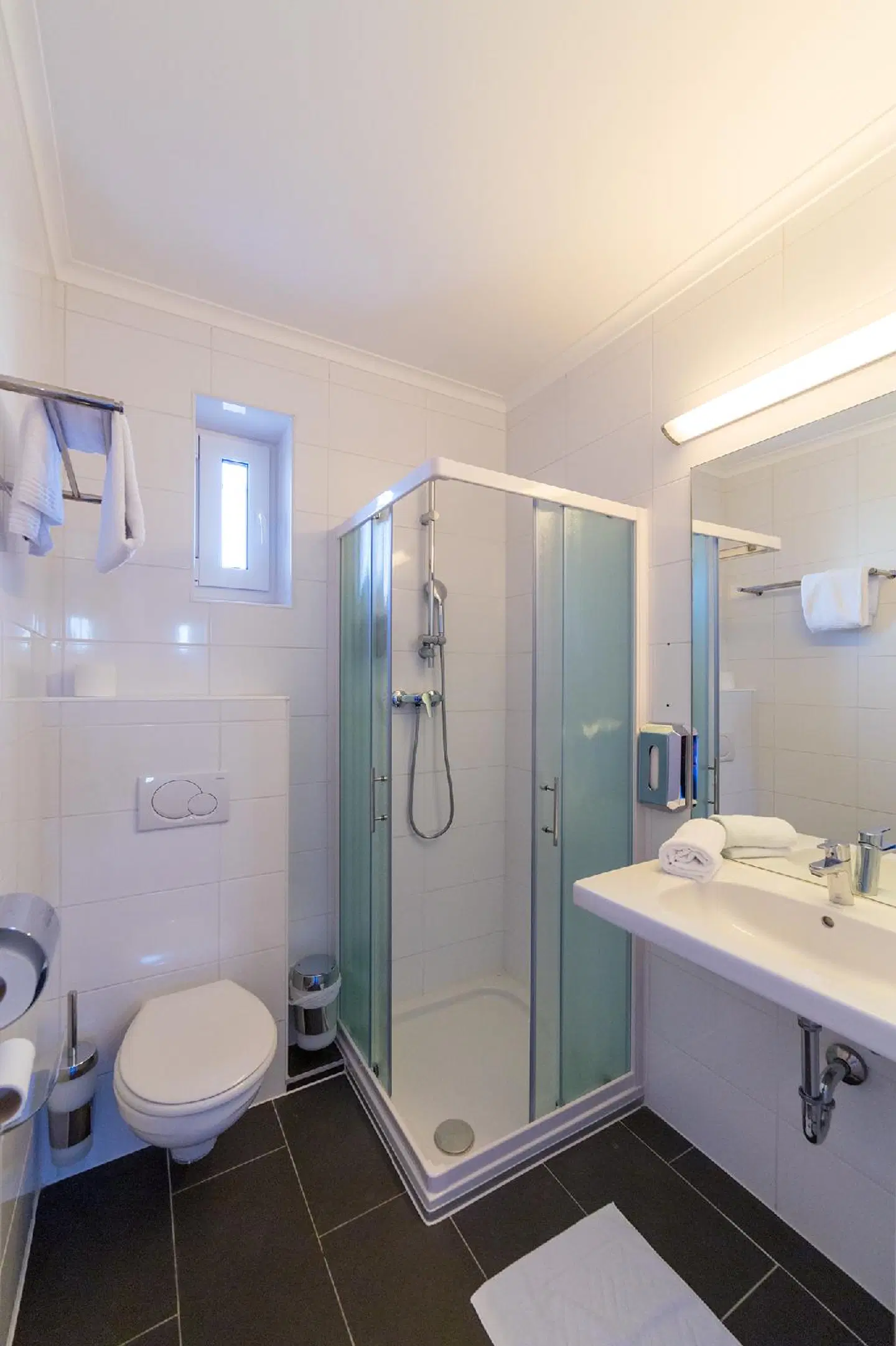 Arion Airporthotel Badezimmer