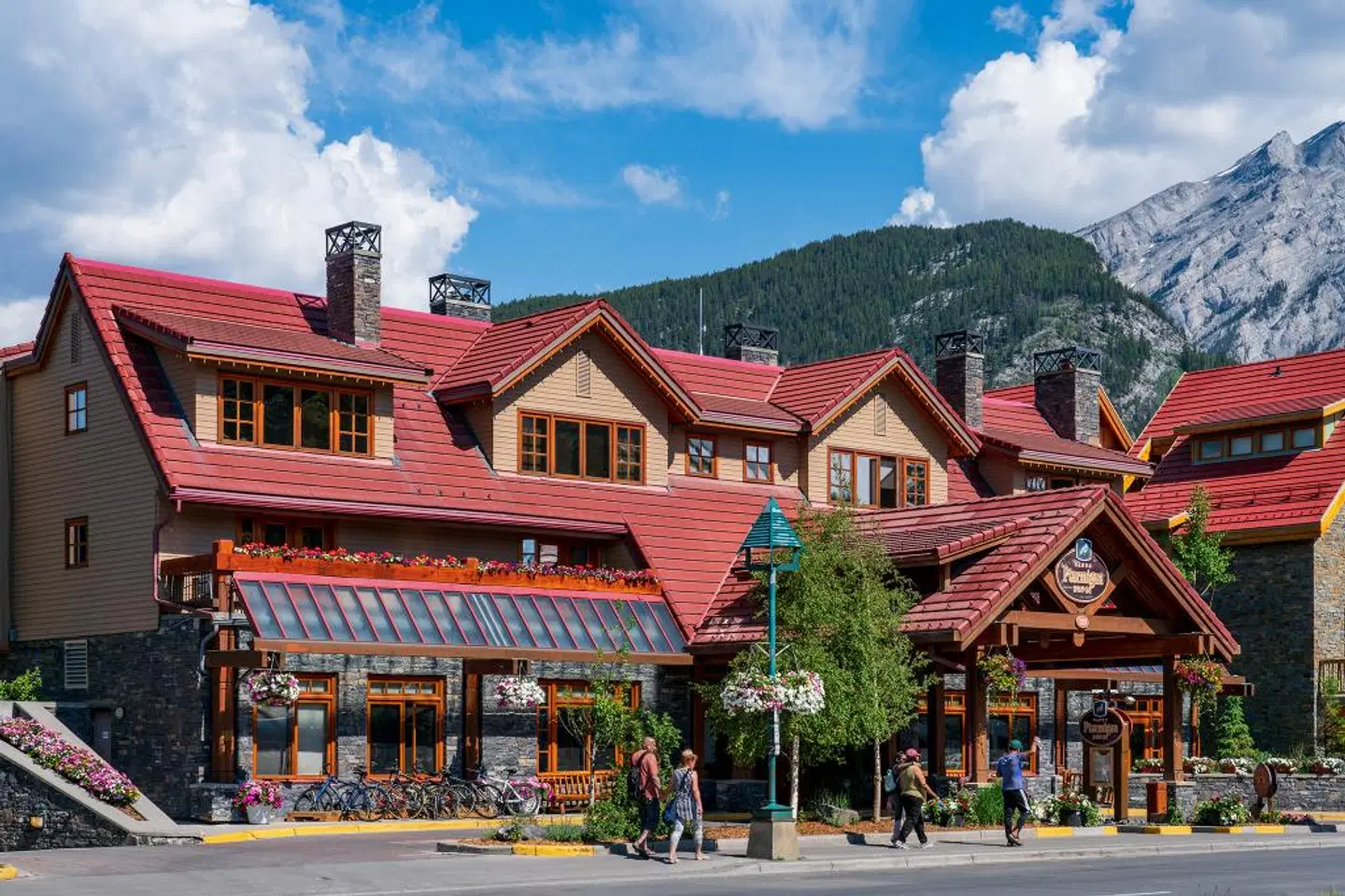 Banff Ptarmigan Inn EXTERIOR
