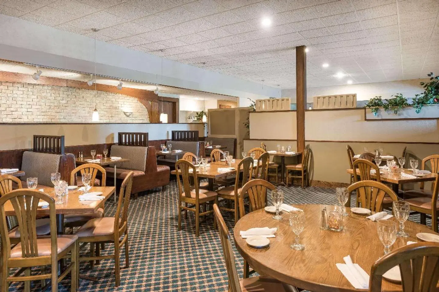 Ramada Plaza by Wyndham Portland Restaurant