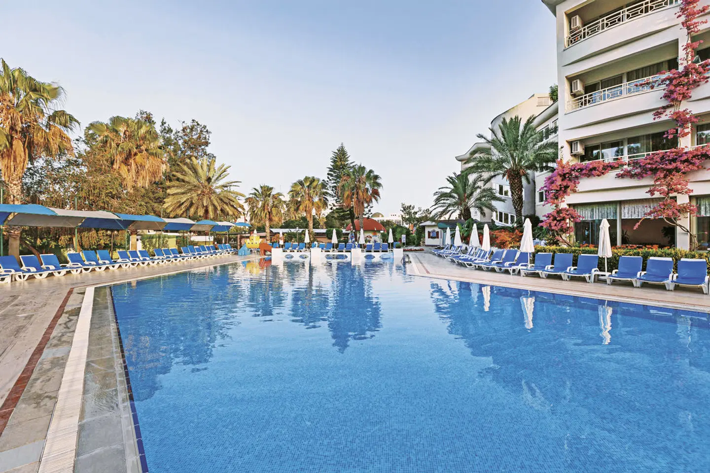 Bieno Venüs Hotel & Spa OUTDOOR_POOL