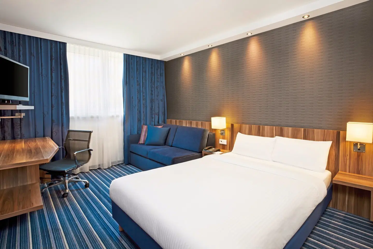 Holiday Inn Express Augsburg ROOM_EXAMPLE