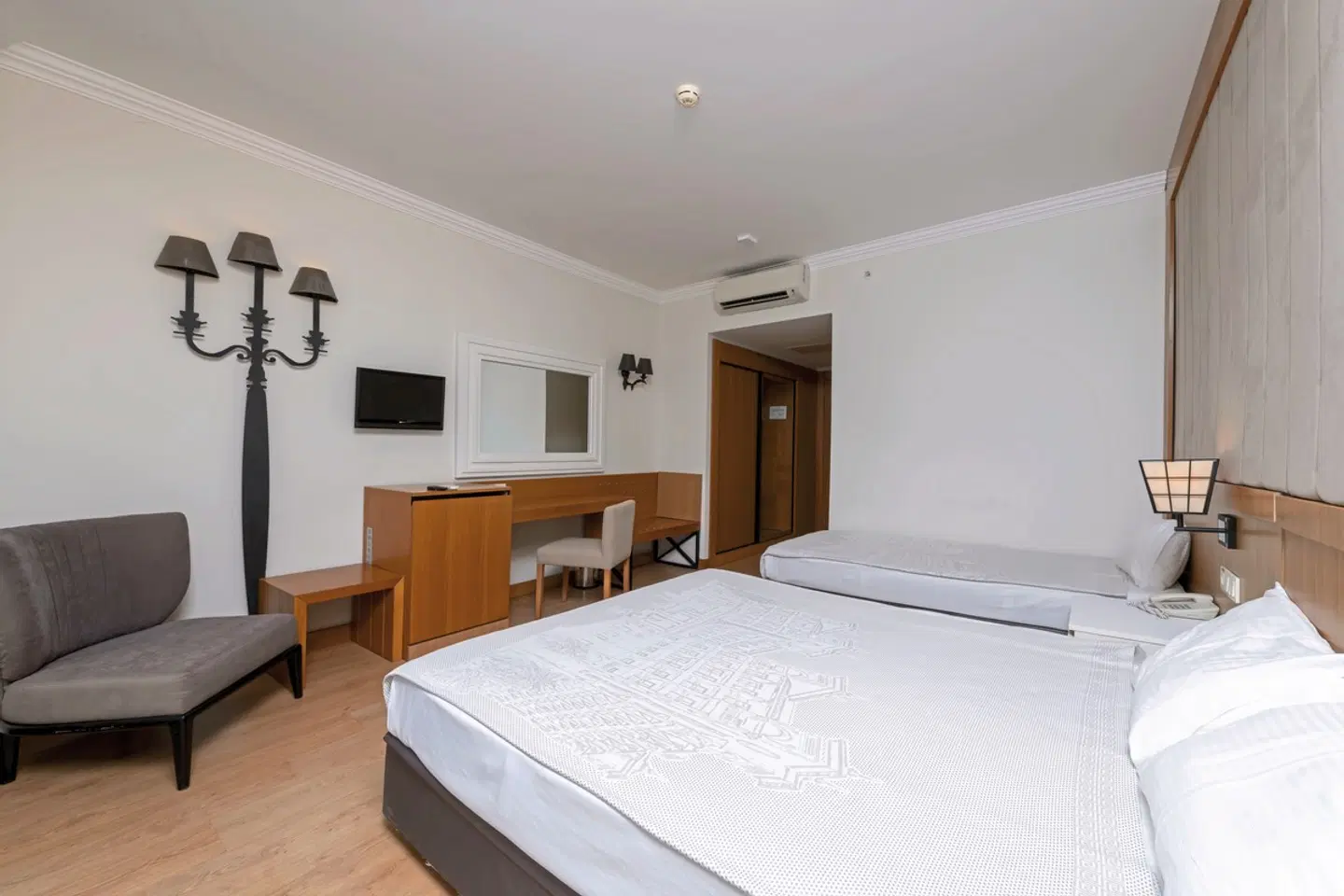 LRS Lake & River Side Hotel & Spa ROOM_EXAMPLE