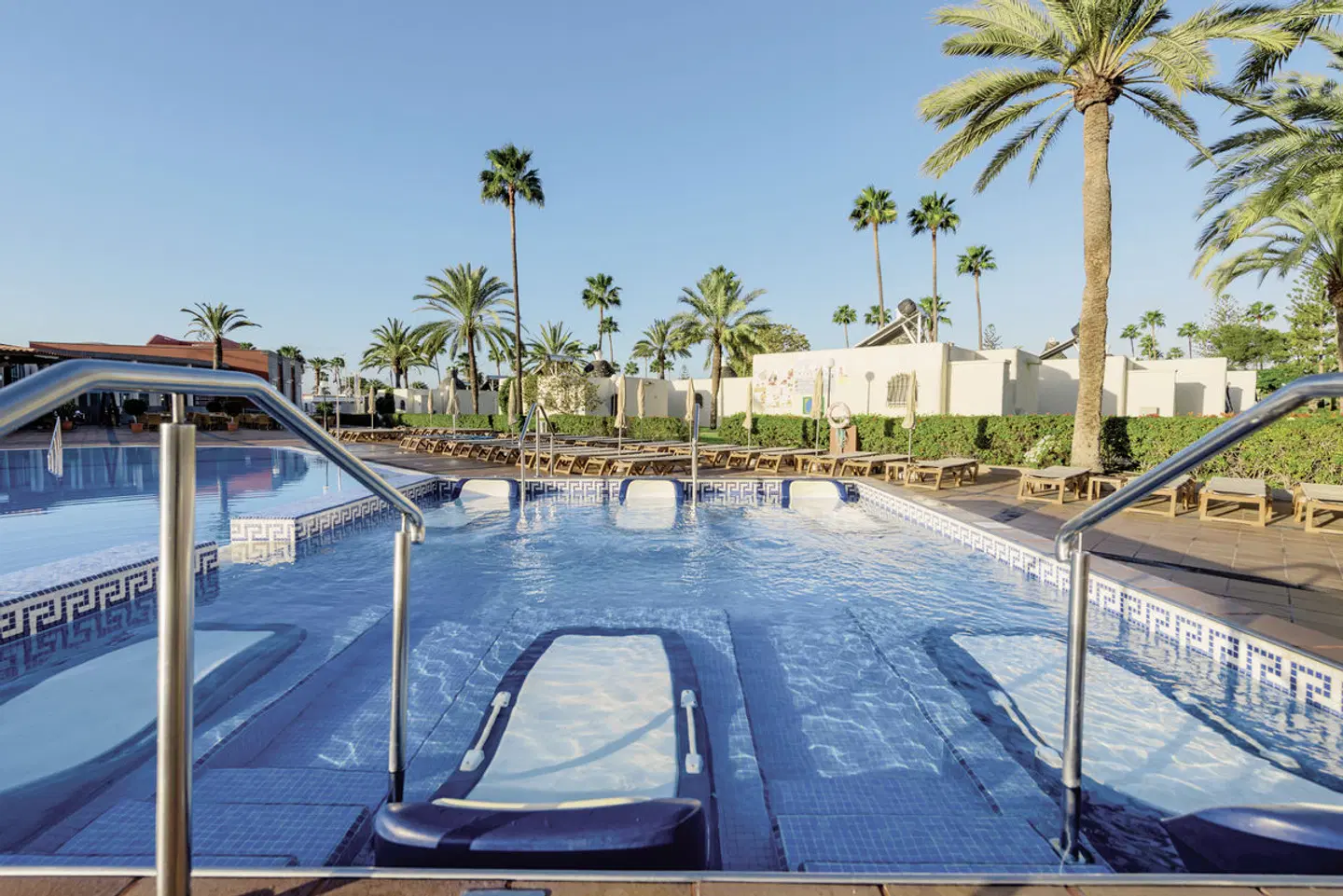 HD Parque Cristóbal Gran Canaria OUTDOOR_POOL