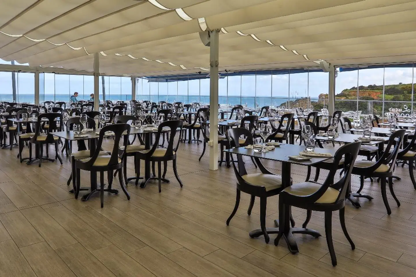 Carvi Beach Hotel Terrasse