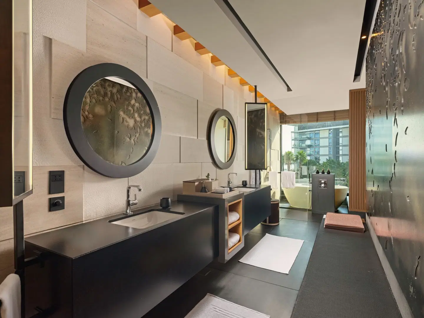 Banyan Tree Dubai at Bluewaters BATHROOM